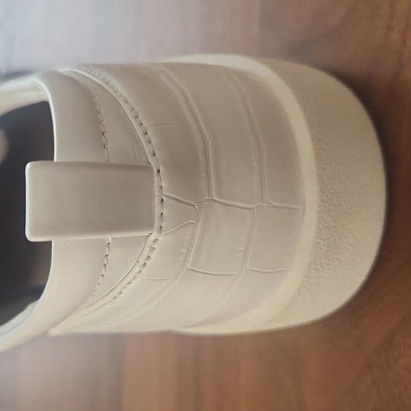 Vionic Winny White Women's Sneakers - Picture 5 of 6